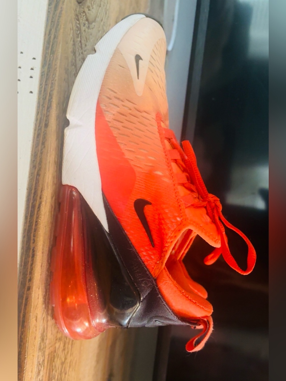Nike Womens Air Max 270 Sneaker “Orange Juice” rare